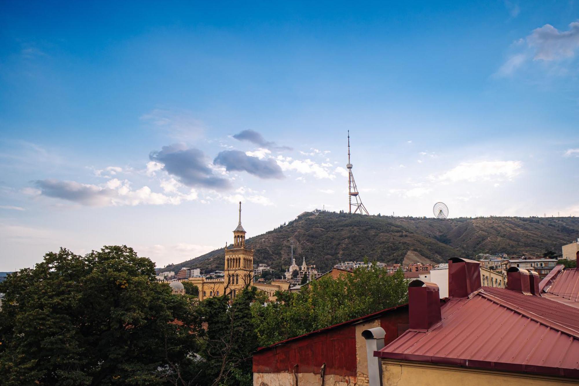 Hotel Day Inn Tbilisi Exterior foto